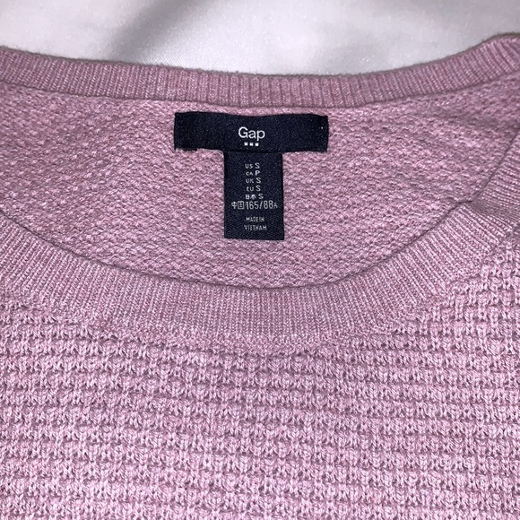 ✨2/$15 Women’s long sleeve knit top/ sweater | GAP - Picture 4 of 9